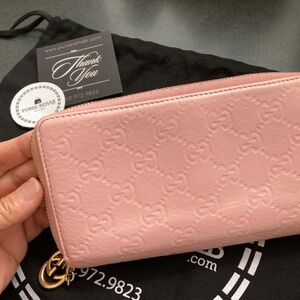 Gucci Continental Wallet GG Logo Zippy